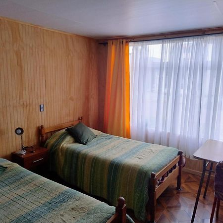 Hostal Y Residencial El Mundial Puerto Natales Dış mekan fotoğraf