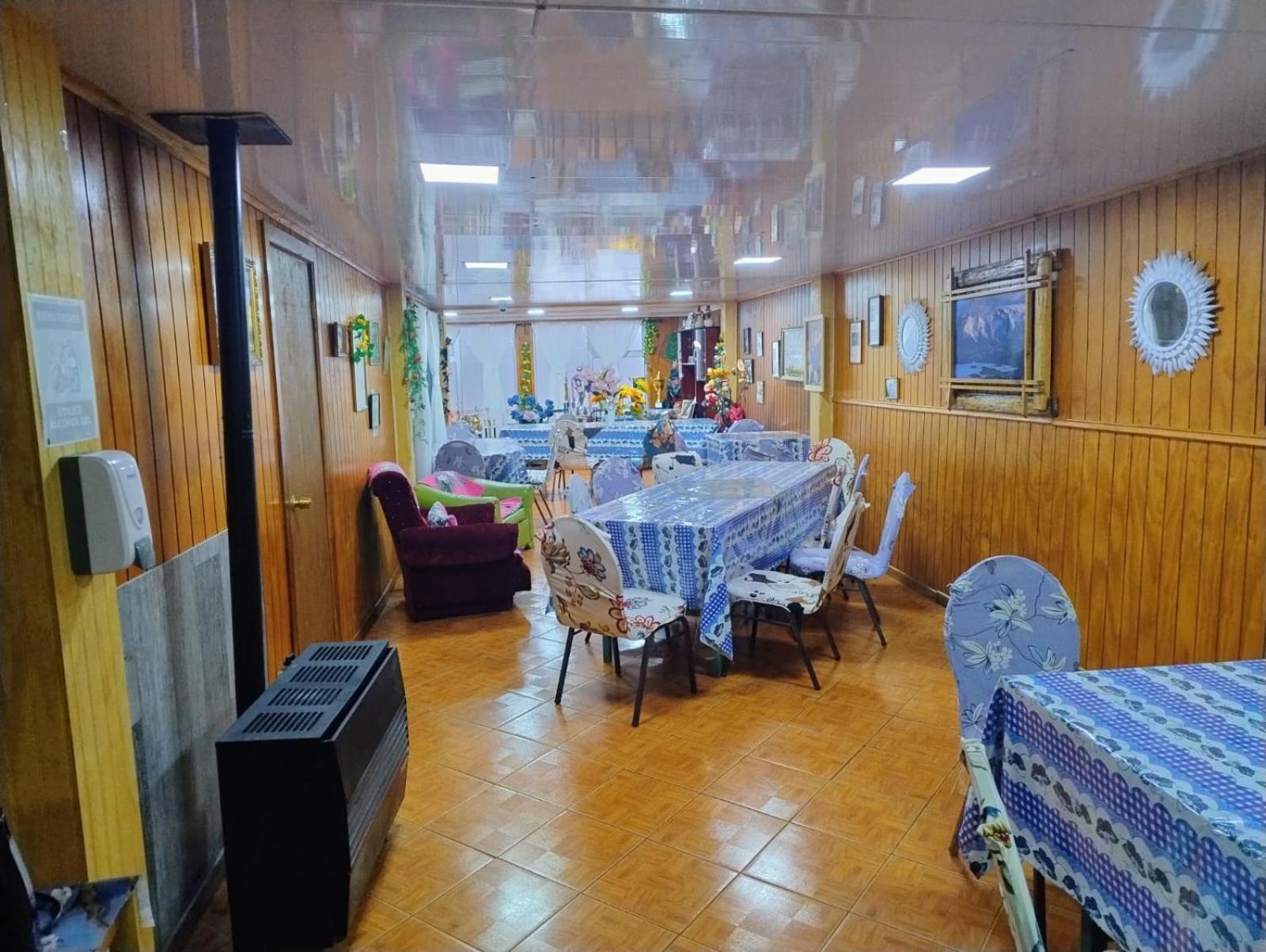 Hostal Y Residencial El Mundial Puerto Natales Dış mekan fotoğraf