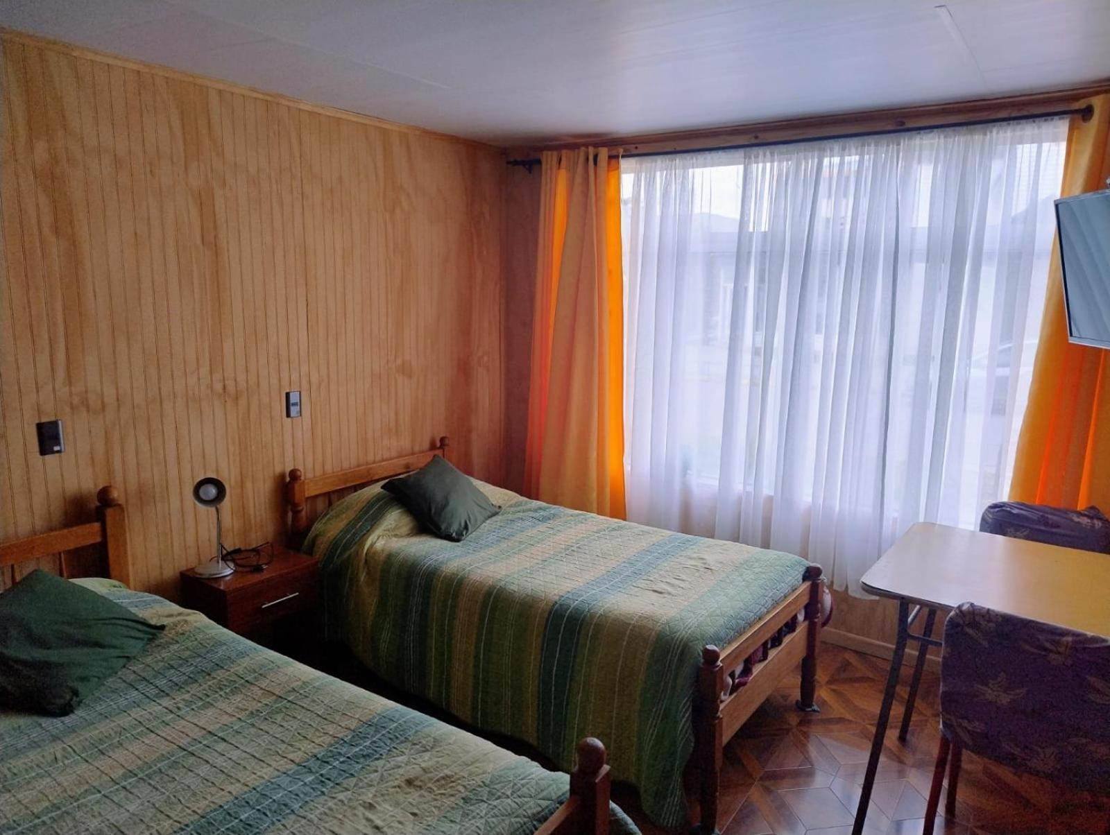 Hostal Y Residencial El Mundial Puerto Natales Dış mekan fotoğraf