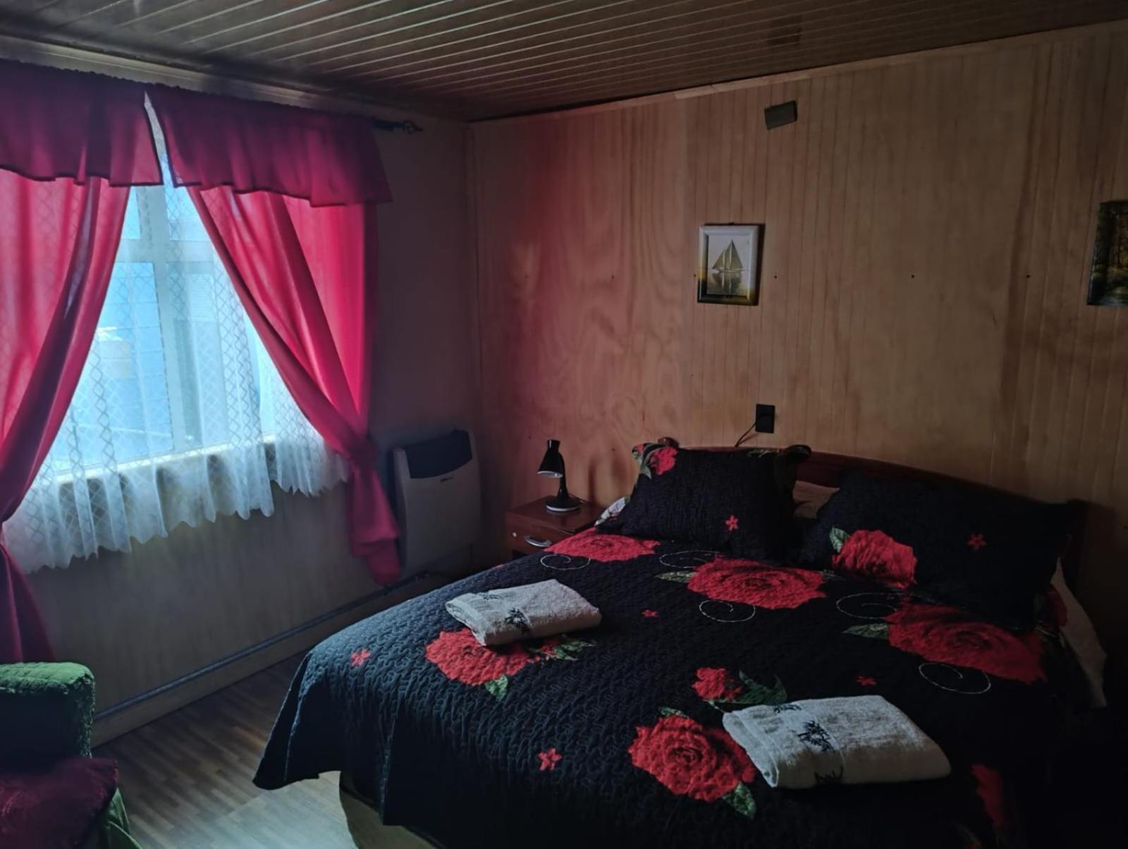 Hostal Y Residencial El Mundial Puerto Natales Dış mekan fotoğraf