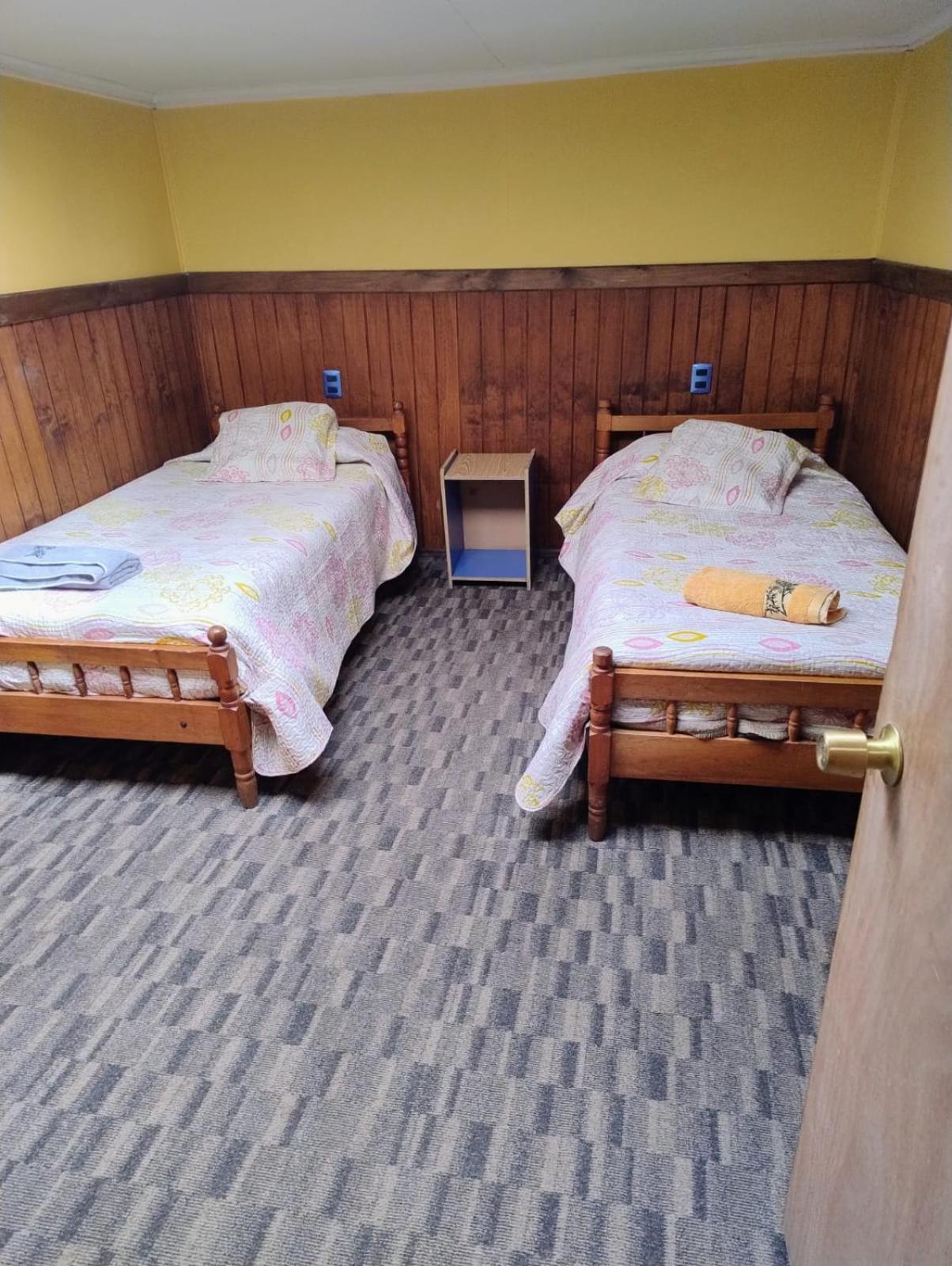 Hostal Y Residencial El Mundial Puerto Natales Dış mekan fotoğraf