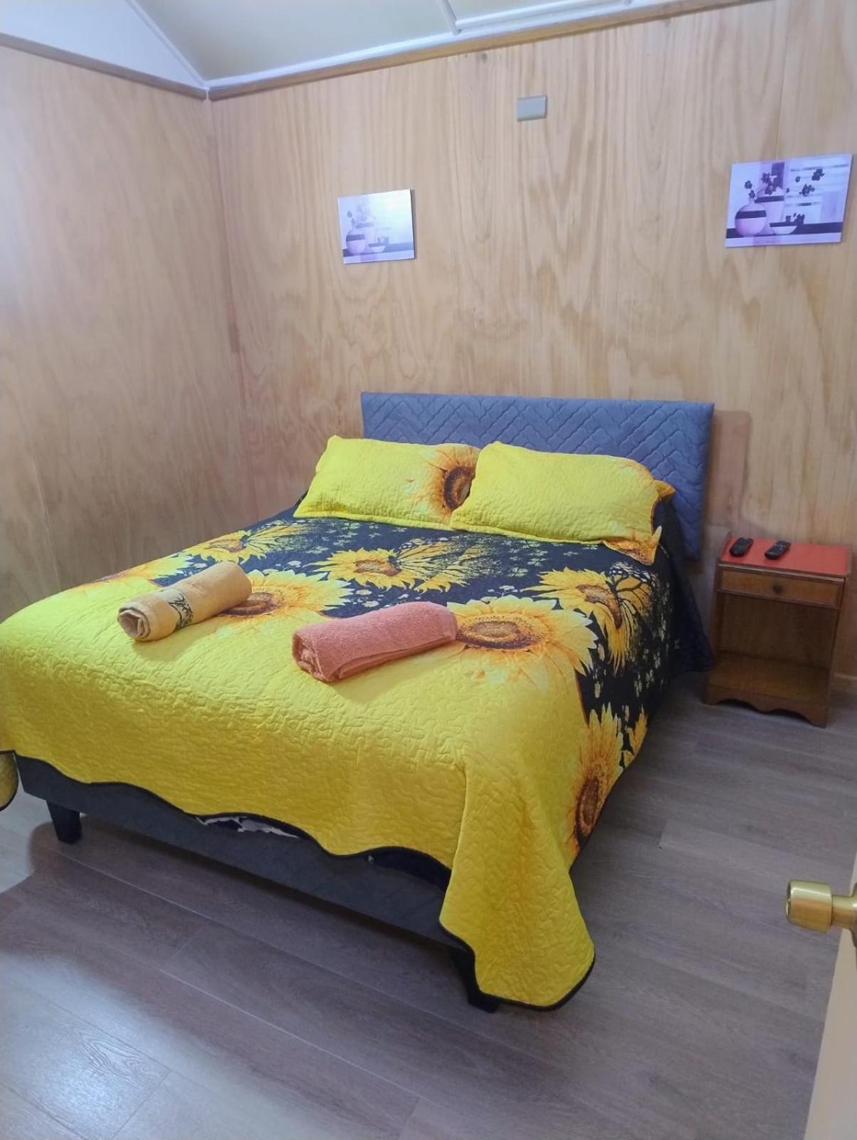Hostal Y Residencial El Mundial Puerto Natales Dış mekan fotoğraf
